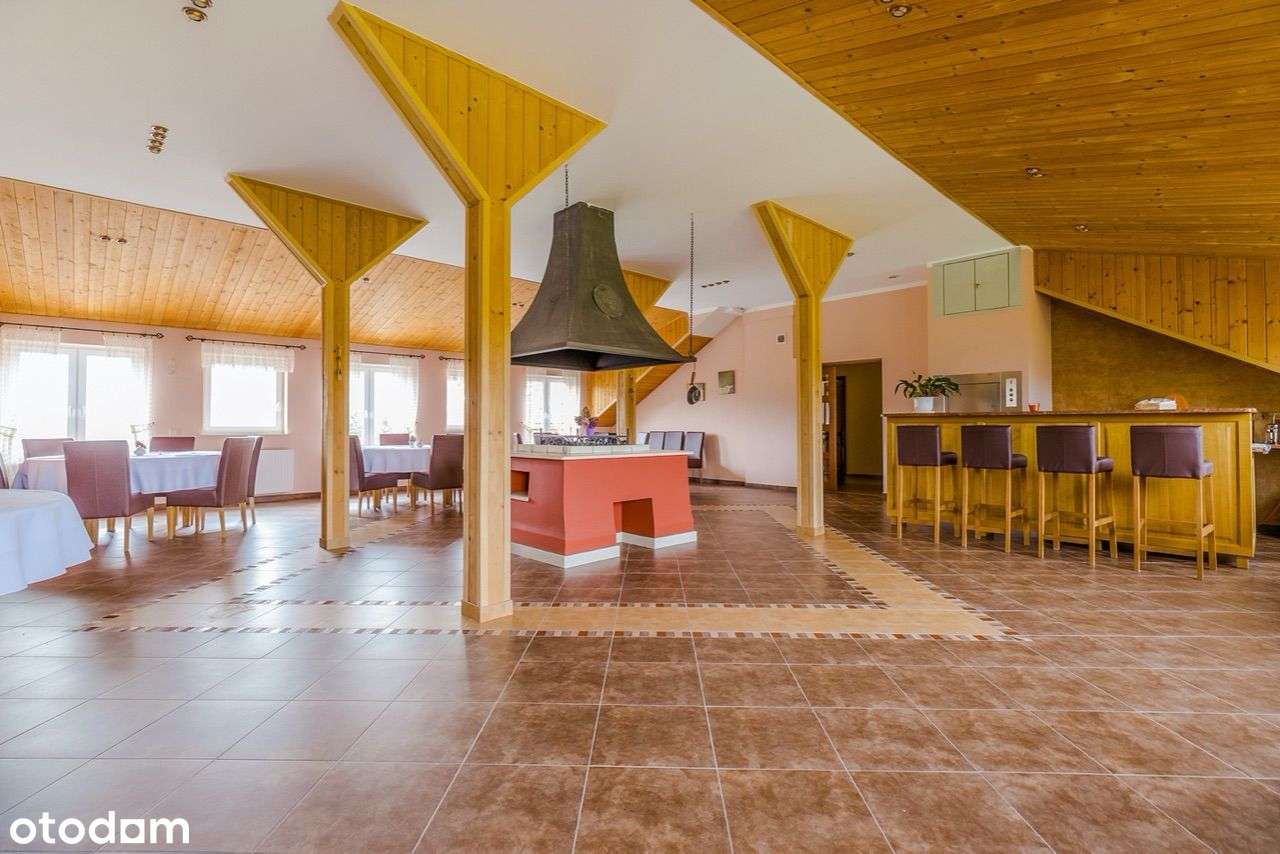 Posiadłość z hotelem i stadniną koni-18