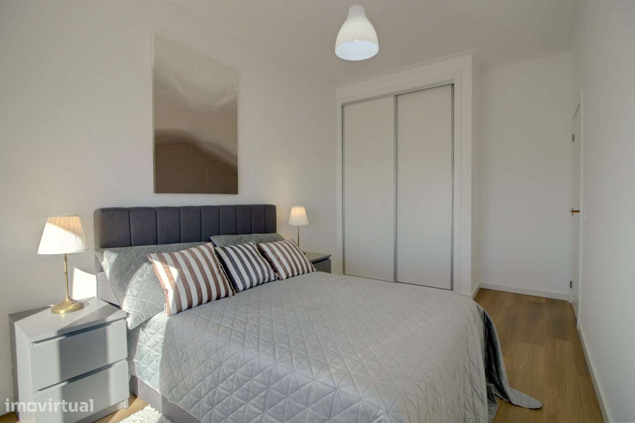 Apartamento T3 Totalmente Renovado, mobilado e com Vista Mar em Olhão-14