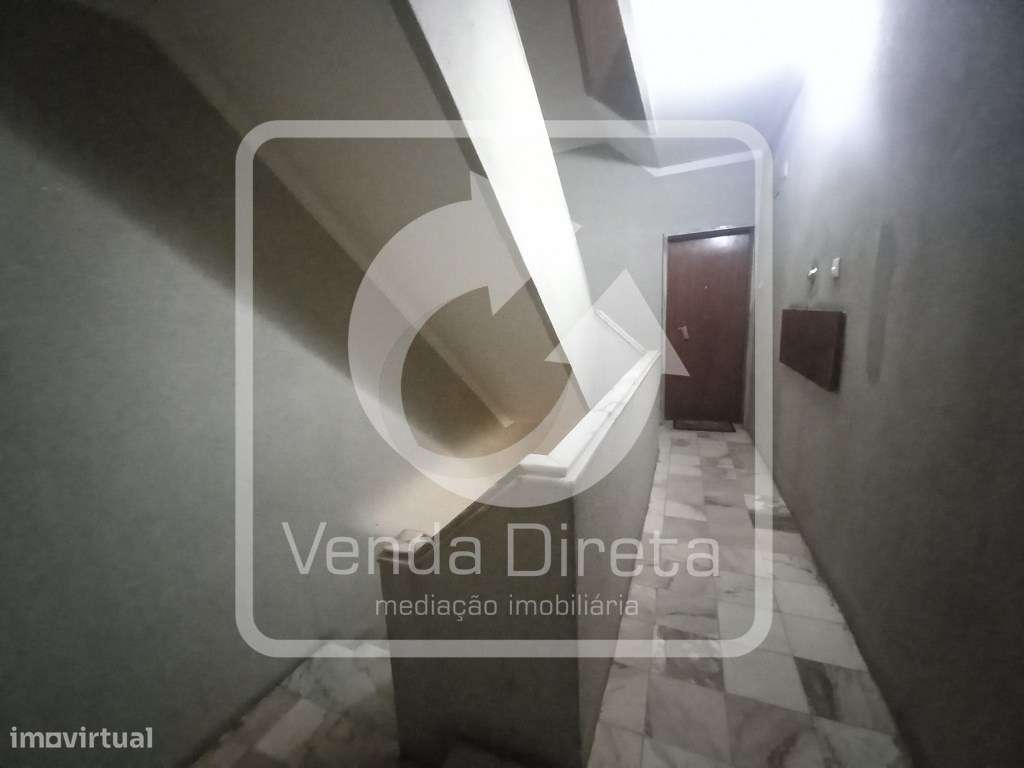 Apartamento T2 Totalmente Remodelado, 2º piso, no Laranjeiro - Grande imagem: 4/26