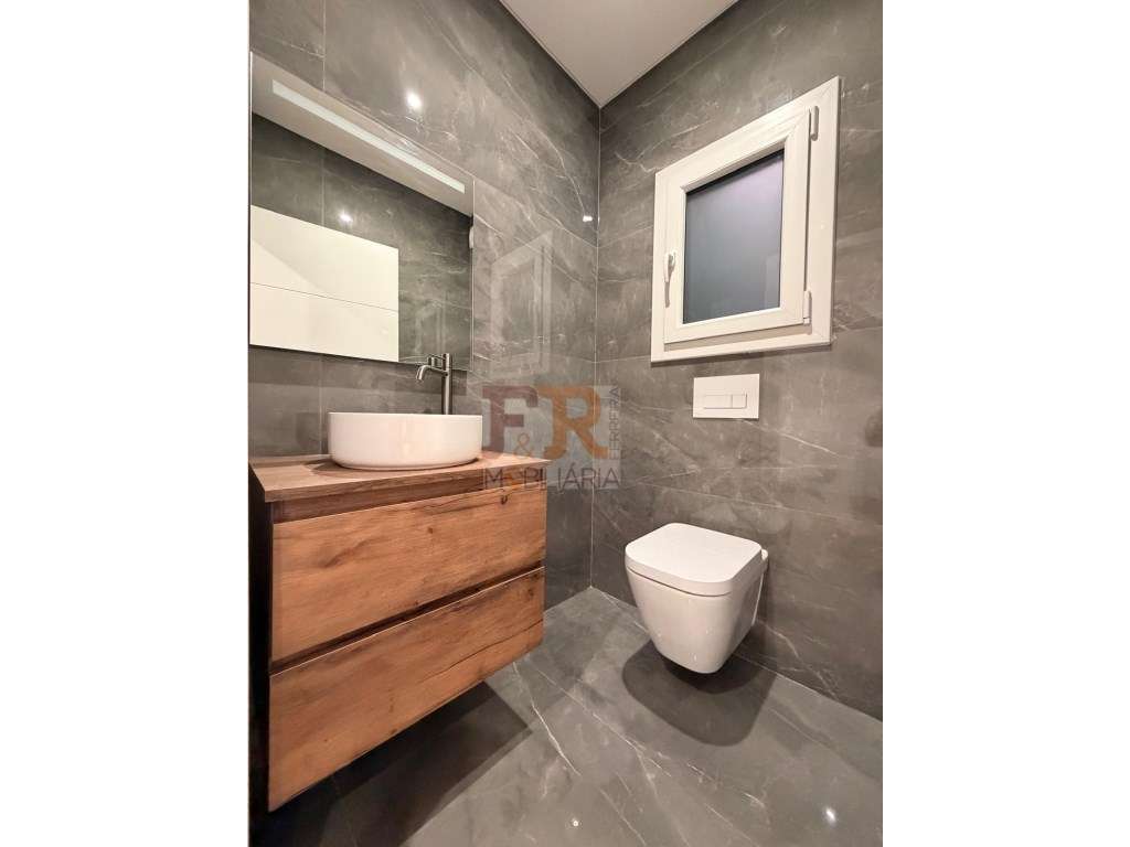 Moradia Geminada Gaveto T3 com Garagem Quinta do Conde-30