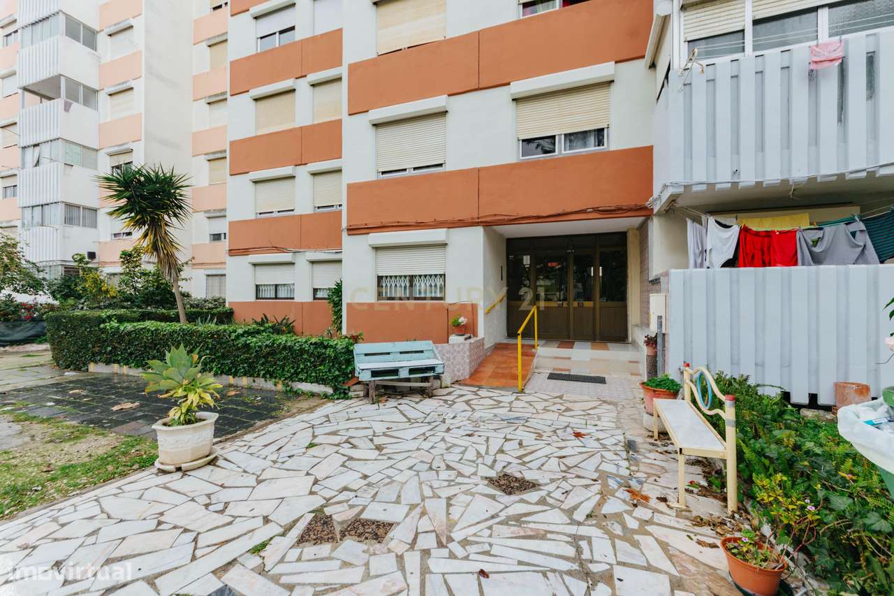Apartamento T4 à venda no Barreiro-30