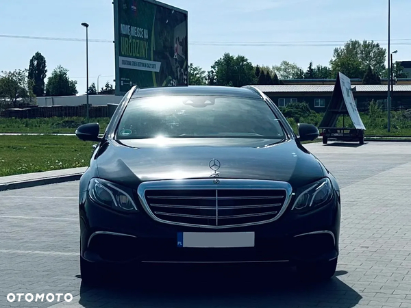 Mercedes-Benz Klasa E 220 d T 9G-TRONIC Exclusive - 2