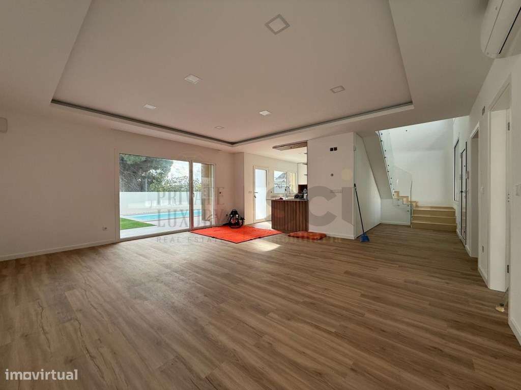 Moradia T4 Isolada Vale Figueira Sobreda Lote 388 m2 Piscina - Grande imagem: 4/27