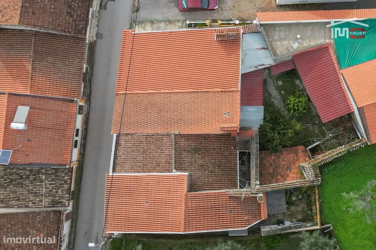 Moradia T2 com Projeto Aprovado em TOMAR já com telhado novo e isol...-23