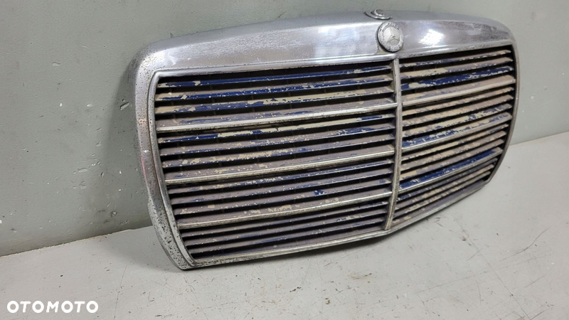 Grill Atrapa Chłodnicy Mercedes W123 - 2