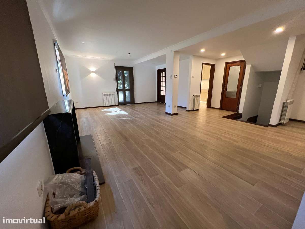 Moradia T4+2  3 Frentes monte dos Burgos-32