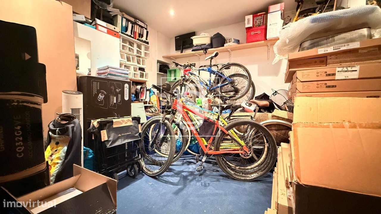 Apartamento T3 Renovado com Parqueamento em Alhos Vedros-26