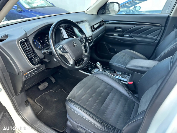 Mitsubishi Outlander PHEV 2.4 L 4X4 Instyle+ - 9