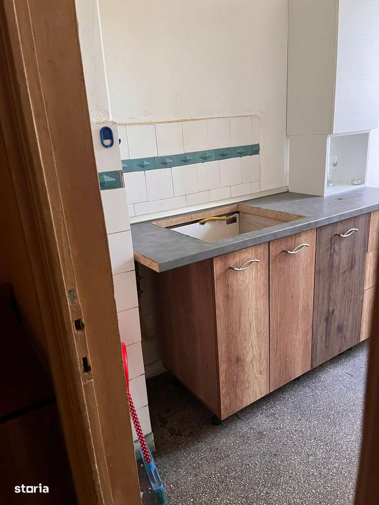 Vând apartament 2 camere  calea București langa piata - Imagine principală: 5/5