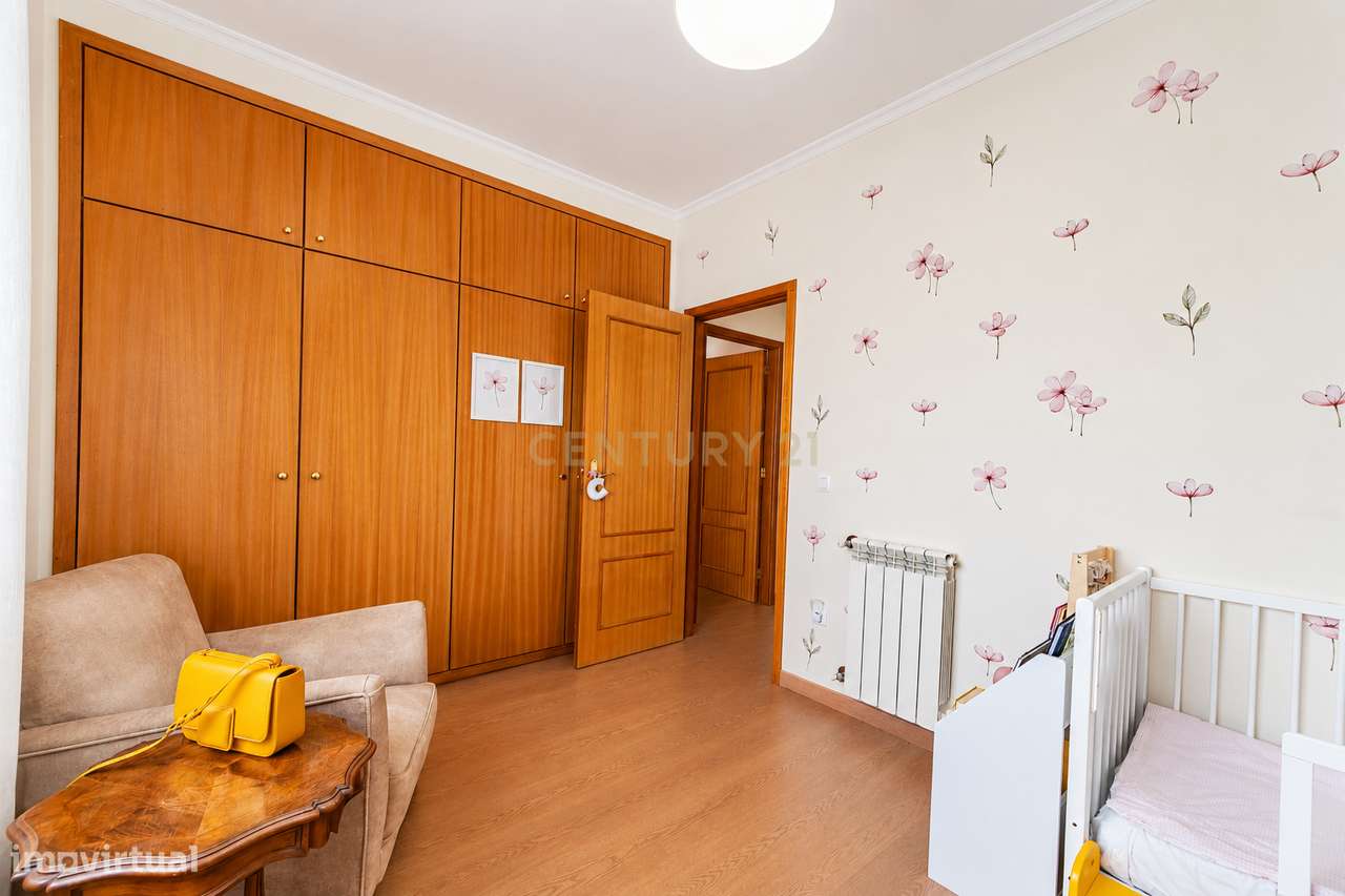 Apartamento T2+1 com Suite, Escritório, Varanda e Garagem | Senhora da-8
