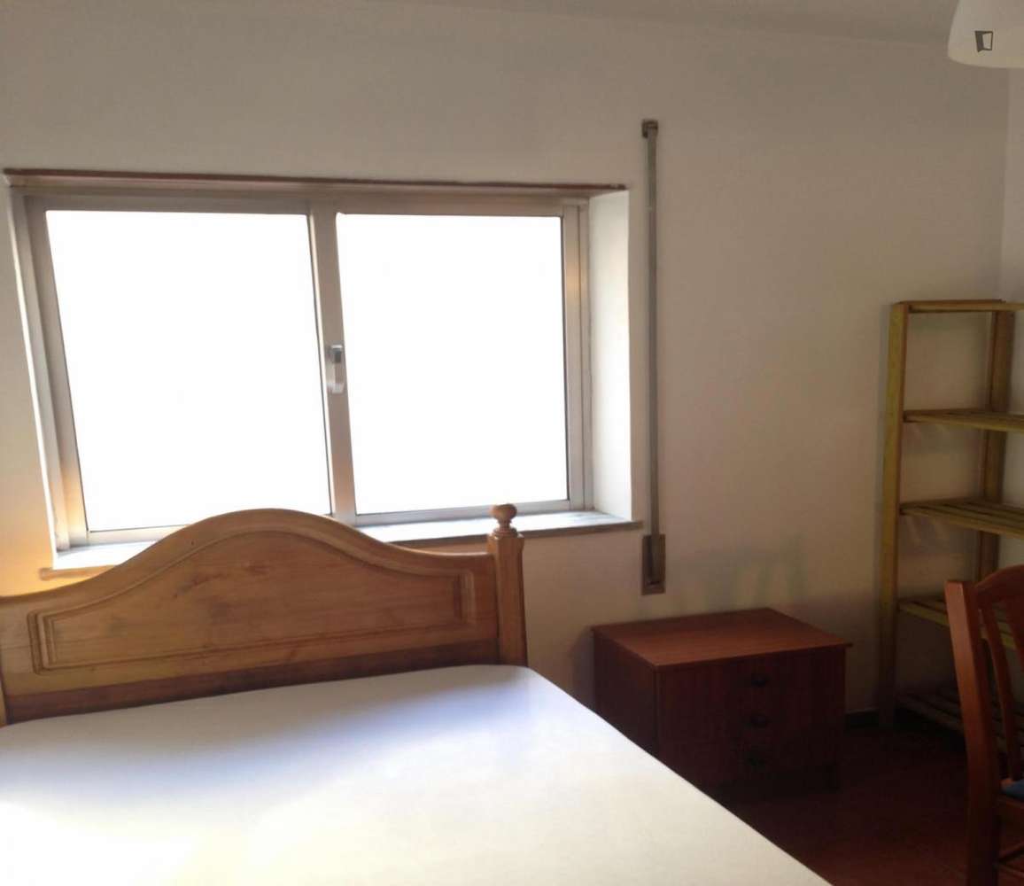 Quarto - localizado em Montarroio Coimbra - Grande imagem: 2/10