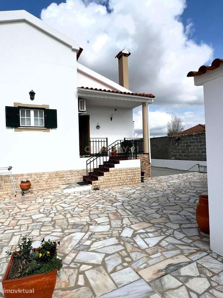 Casa T3 em Couço, Coruche - Oportunidade Única!-24