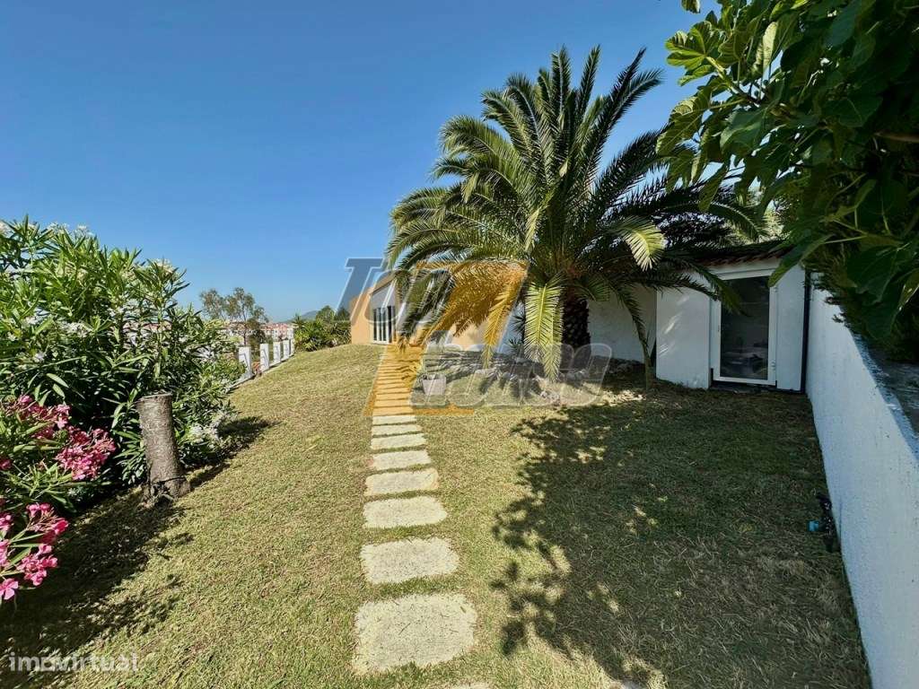 Moradia T4 com piscina e terreno de 900m2 - Quinta da Serralheira -...-11