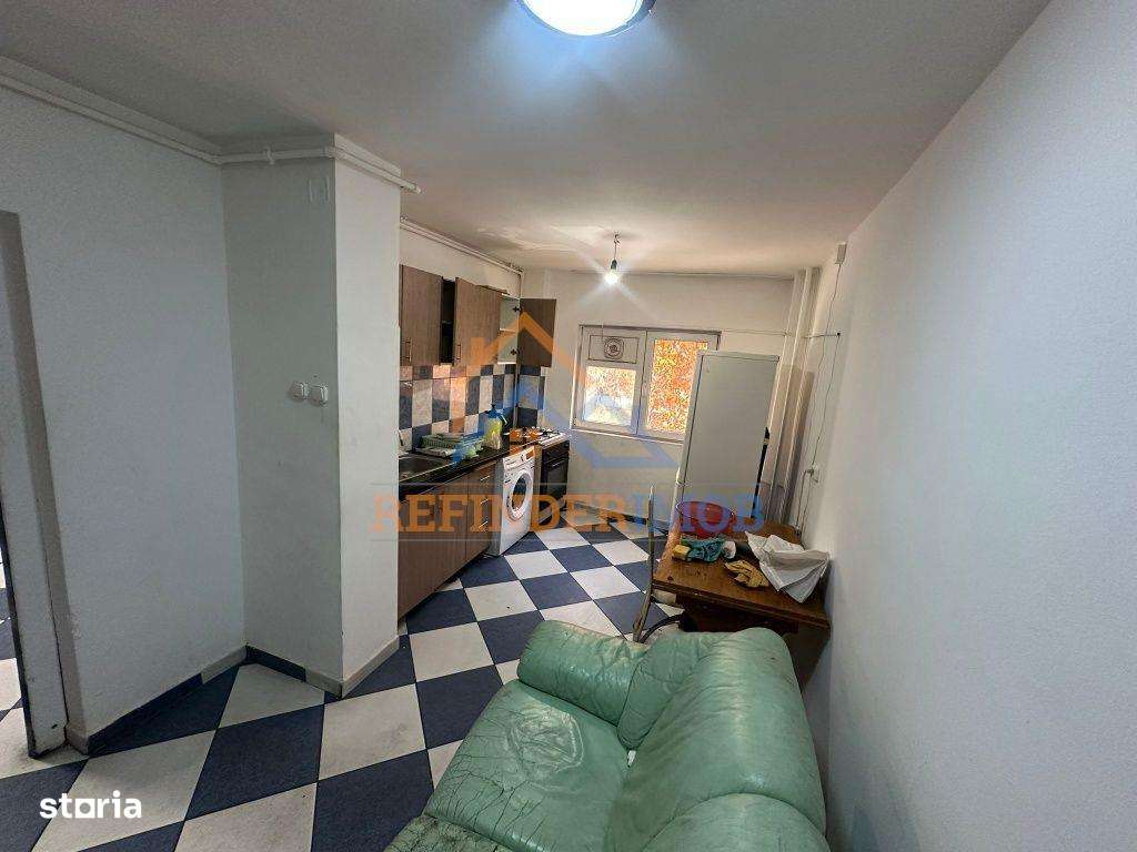 Apartament de vanzare cu 2 camere, zona Calea Mosilor-5