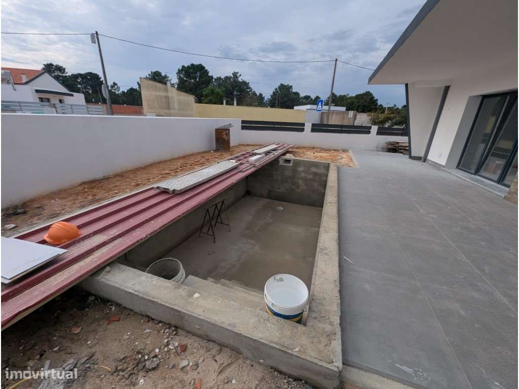 Moradia T3 a venda com Jardim Privado e Piscina na Quinta do Anjo - Grande imagem: 5/34