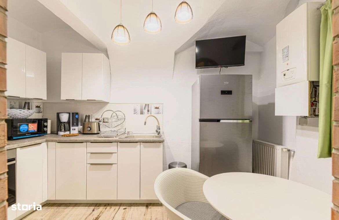 Garsoniera la casa, Centrul Vechi str. Castelului, renovata total ! - Imagine principală: 4/16