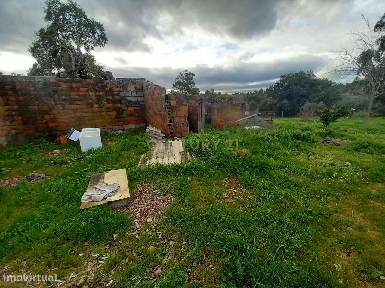 Moradia T2 com Vista Panorâmica em Localização Privilegiada-5