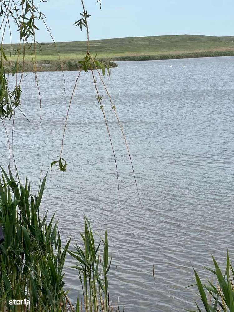 Super oferta! Teren de vanzare pe malul Lacului Corbu!-4