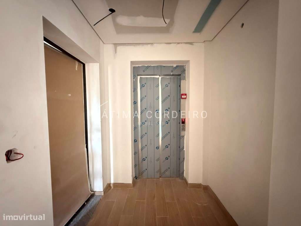 T2 com terraço de 71m2 e arrecadação-13