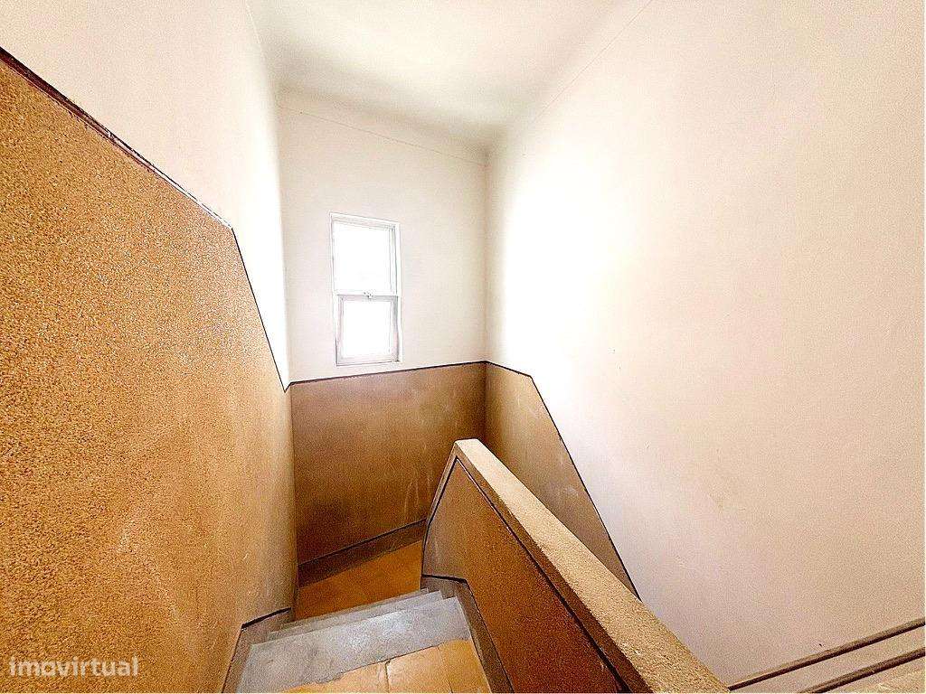 T2 Remodelado com Excelente Luz Natural no Forte da Casa!-20