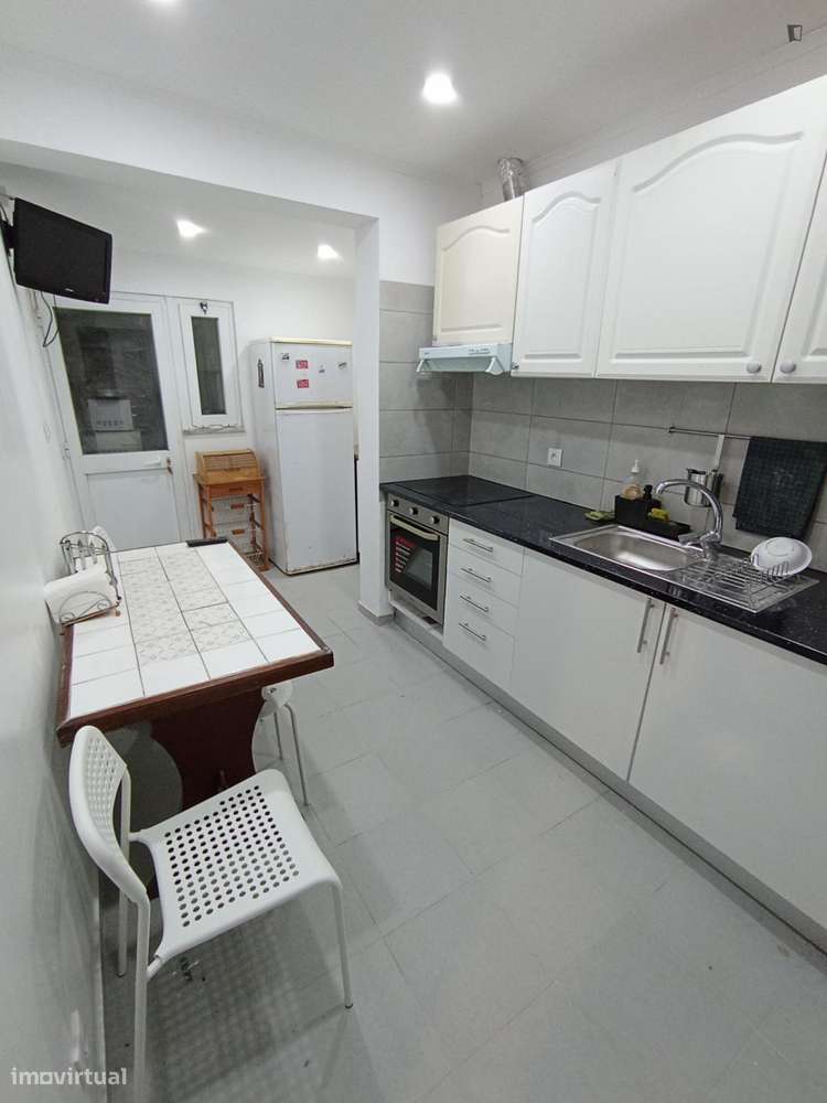 Quarto - localizado em Amadora Lisbon - Grande imagem: 4/7