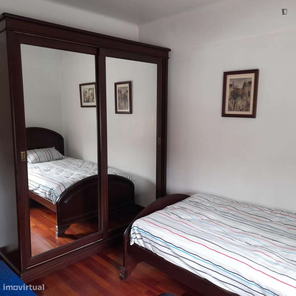 Quarto - localizado em Carnide Lisbon - Grande imagem: 4/9