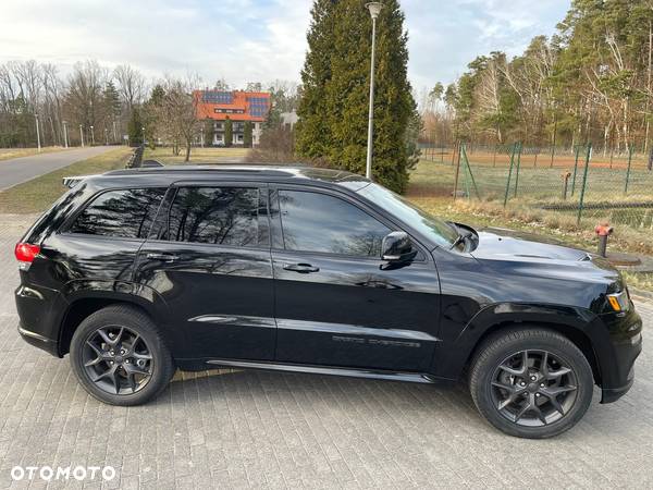 Jeep Grand Cherokee - 11