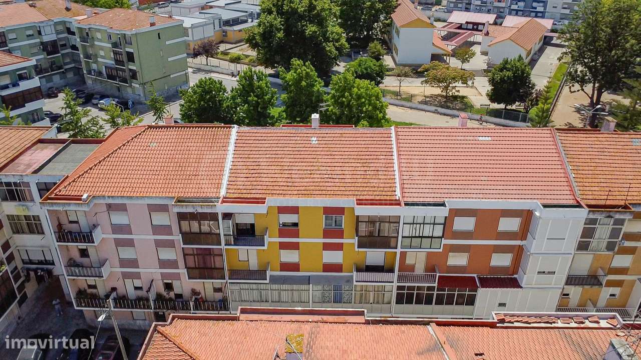 T2 Totalmente Remodelado - Baixa da Banheira-32