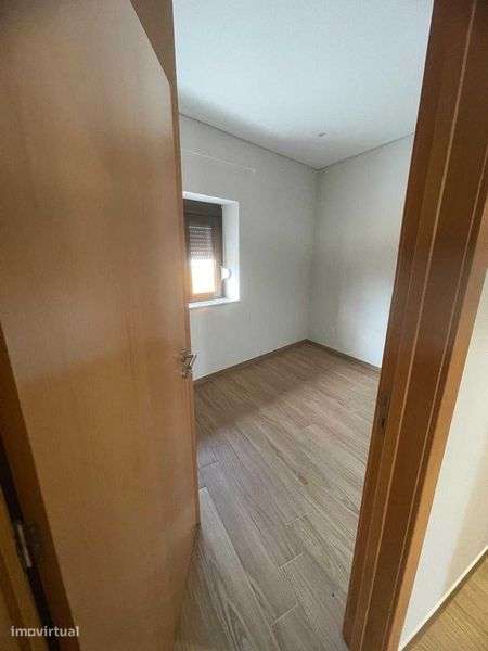 Moradia T3 térrea sem estacionamento- Largo da codiceira, Alfena - Grande imagem: 5/12