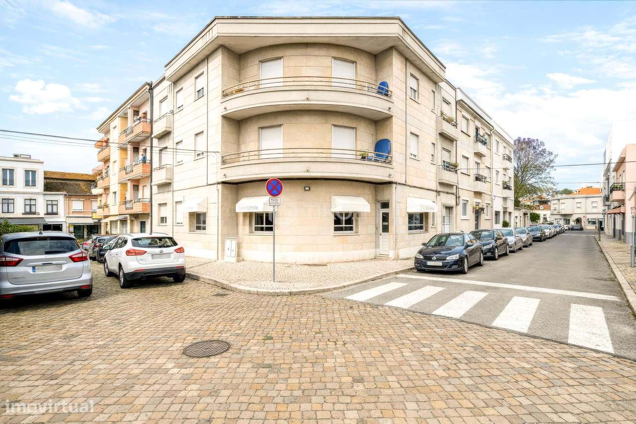 APARTAMENTO T3 REMODELADO | CENTRO DE VILA FRANCA DE XIRA-33