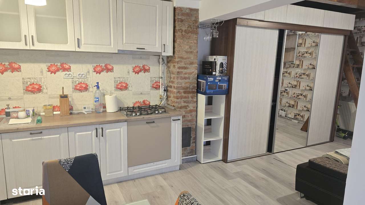 Inchiriez apartament in casa si curte in Deva, situat la etajul 1, - Imagine principală: 1/17