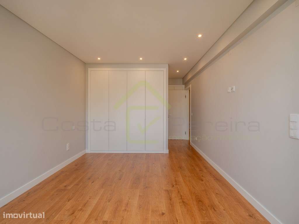 Apartamento T2 como Novo, à entrada de Lisboa.-20