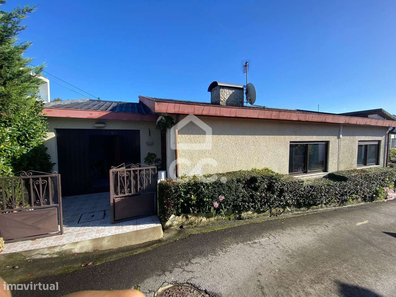 Moradia térrea T1+1 no centro da Vila de Pevidém - Grande imagem: 3/30