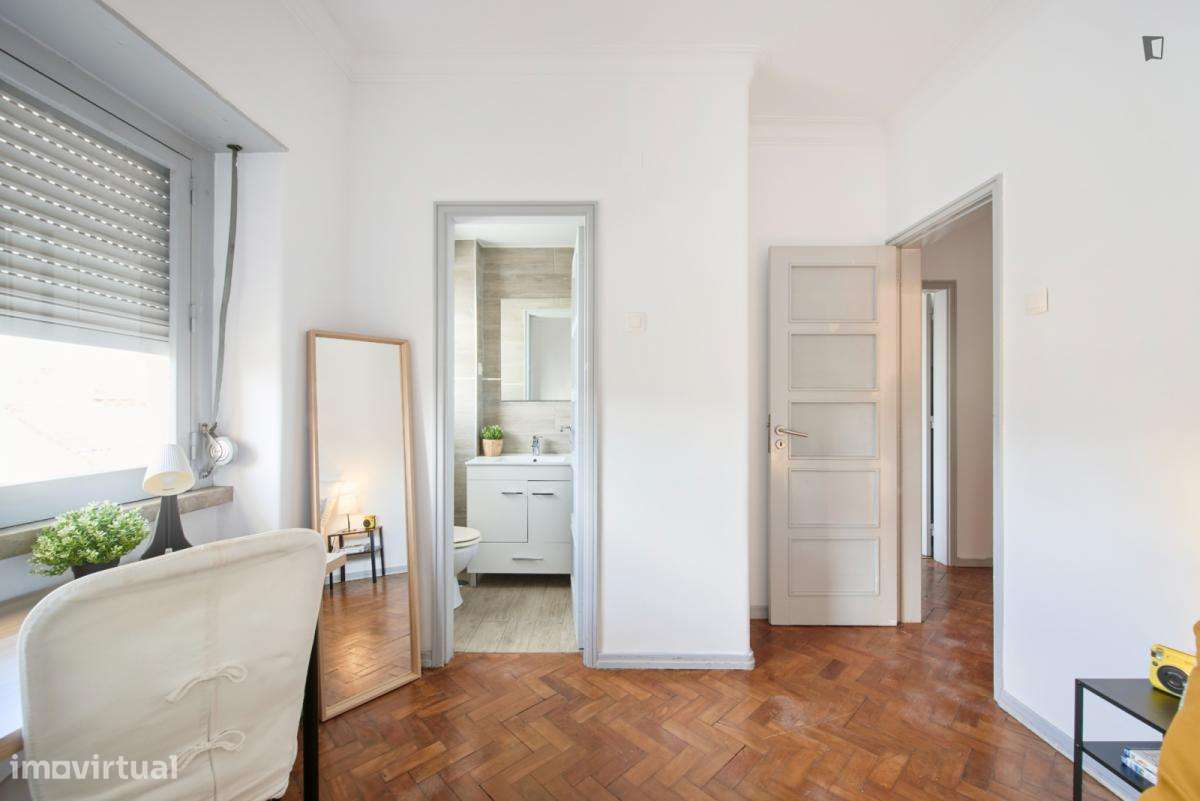 Quarto - localizado em Arroios Lisbon - Grande imagem: 4/7