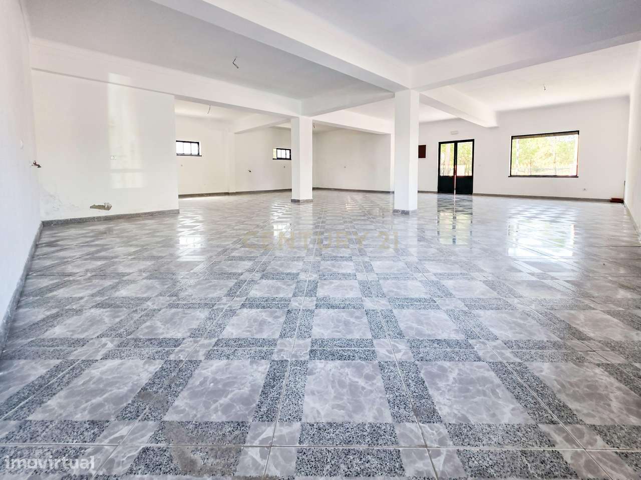 Moradia T3 + Loja em Fernão Ferro, Seixal - Oportunidade Única!-21