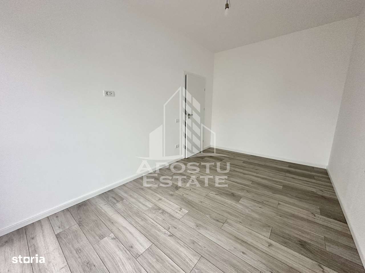 Apartament cu 2 camere, decomandat, etaj 1, zona Planetelor - Imagine principală: 4/9