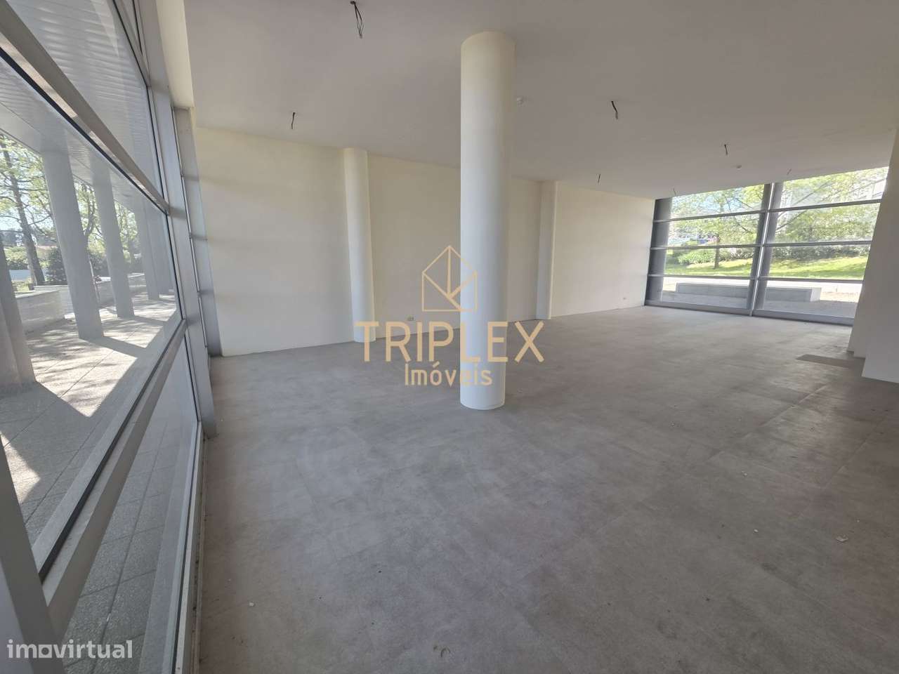 Estabelecimento comercial à "Quinta da Gruta" - Grande imagem: 5/11