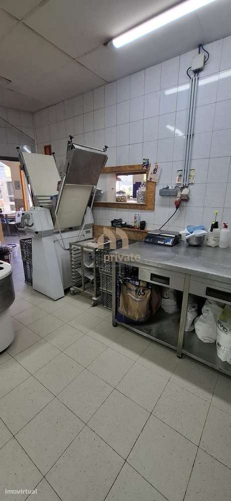 Loja com arrecadação em Vizela-12