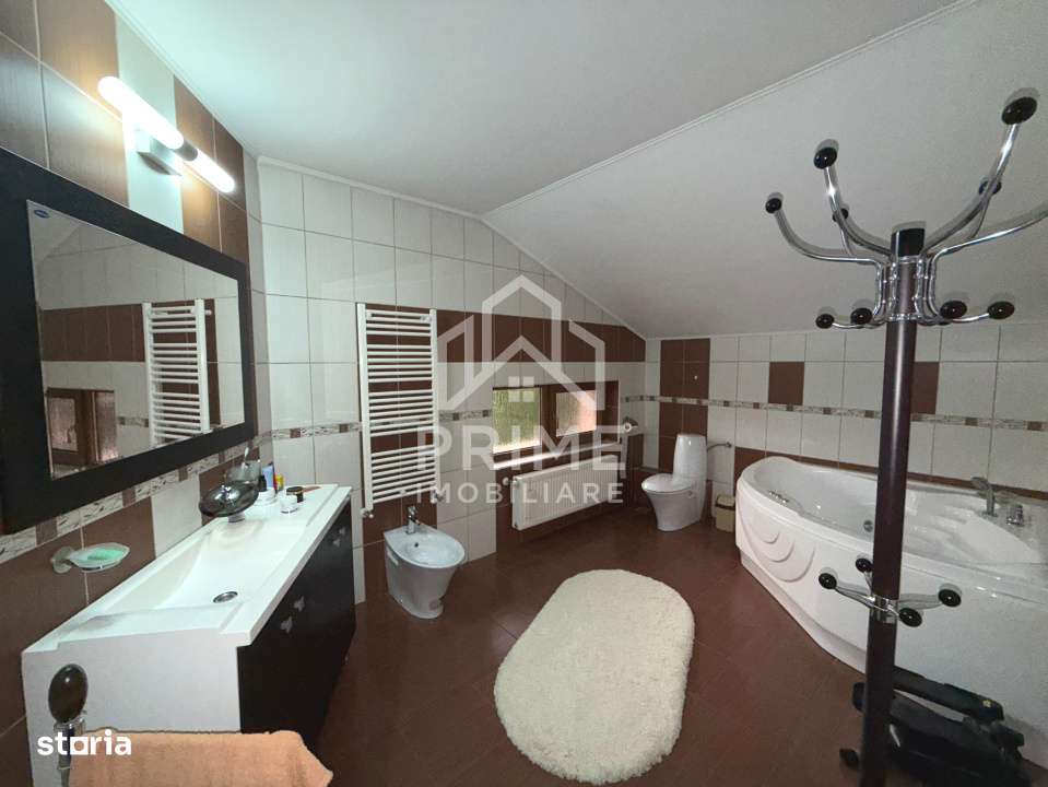 Casa de vanzare cu Smart Home, panouri solare si teren generos de 1.30 - Imagine principală: 4/19