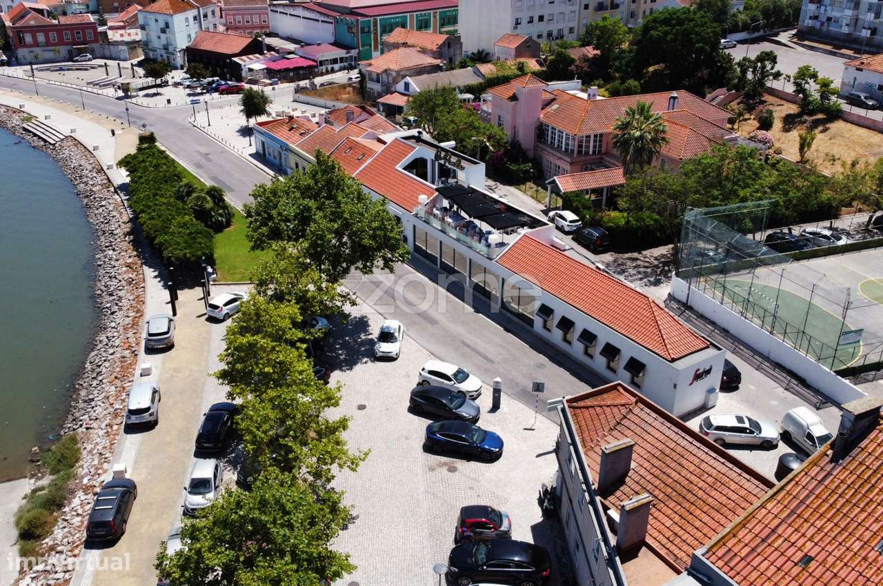 Trespasse de Restaurante Requintado Totalmente Equipado na Amora - Grande imagem: 1/23