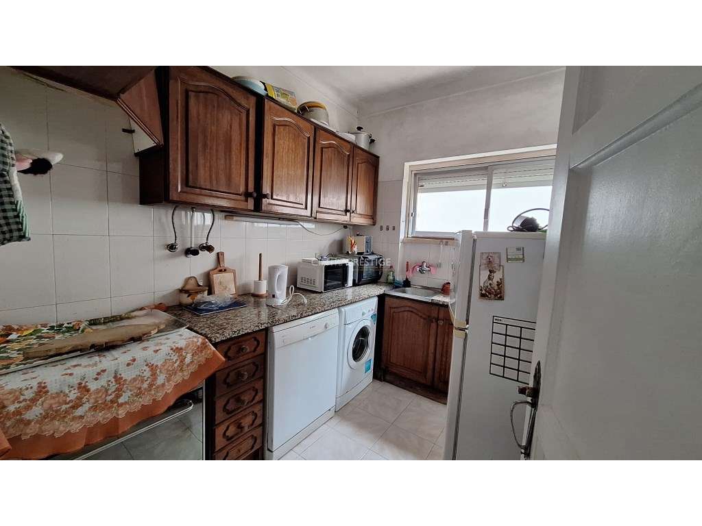 Moradia T4 com quintal e garagem em Algueirão-25