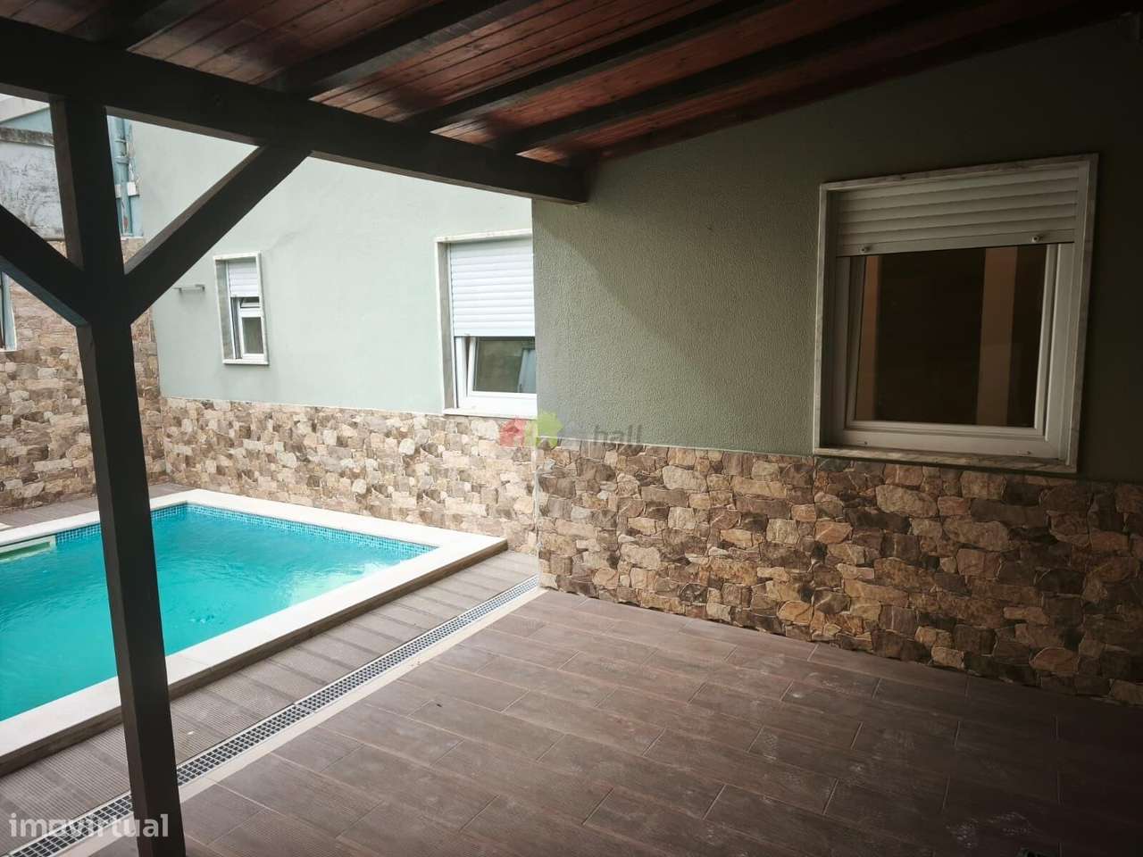 Moradia T4 com Piscina no Centro Alhos Vedros-38