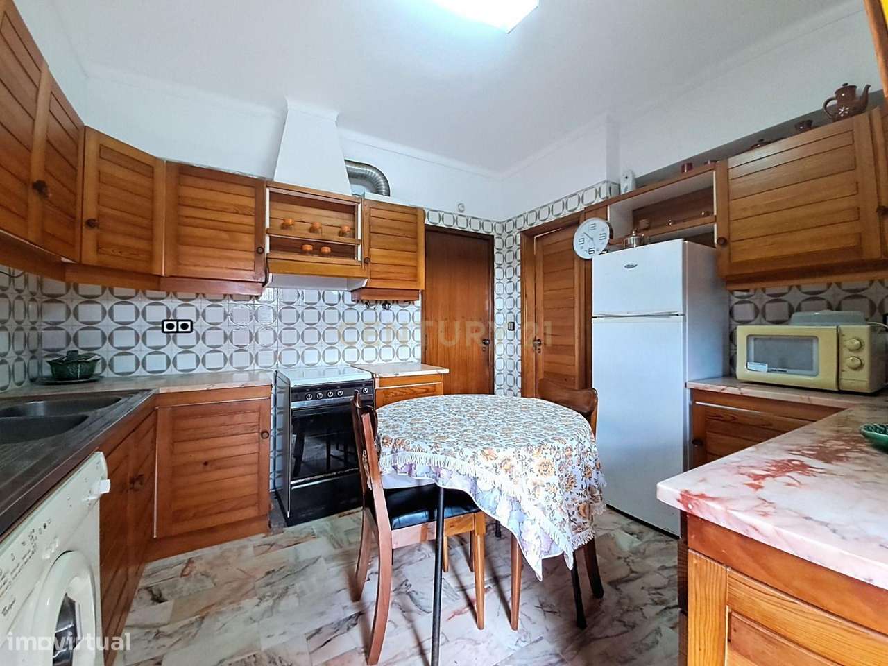 Apartamento T3 com Elevador, Garagem e 2 Varanda em Fajã de Baixo - Grande imagem: 5/28