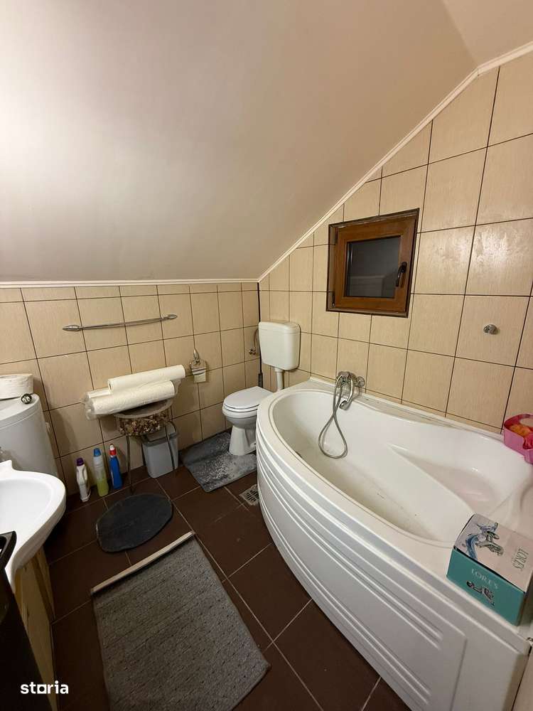 Casa de locuit sau de vacanta in Cornetu.-17