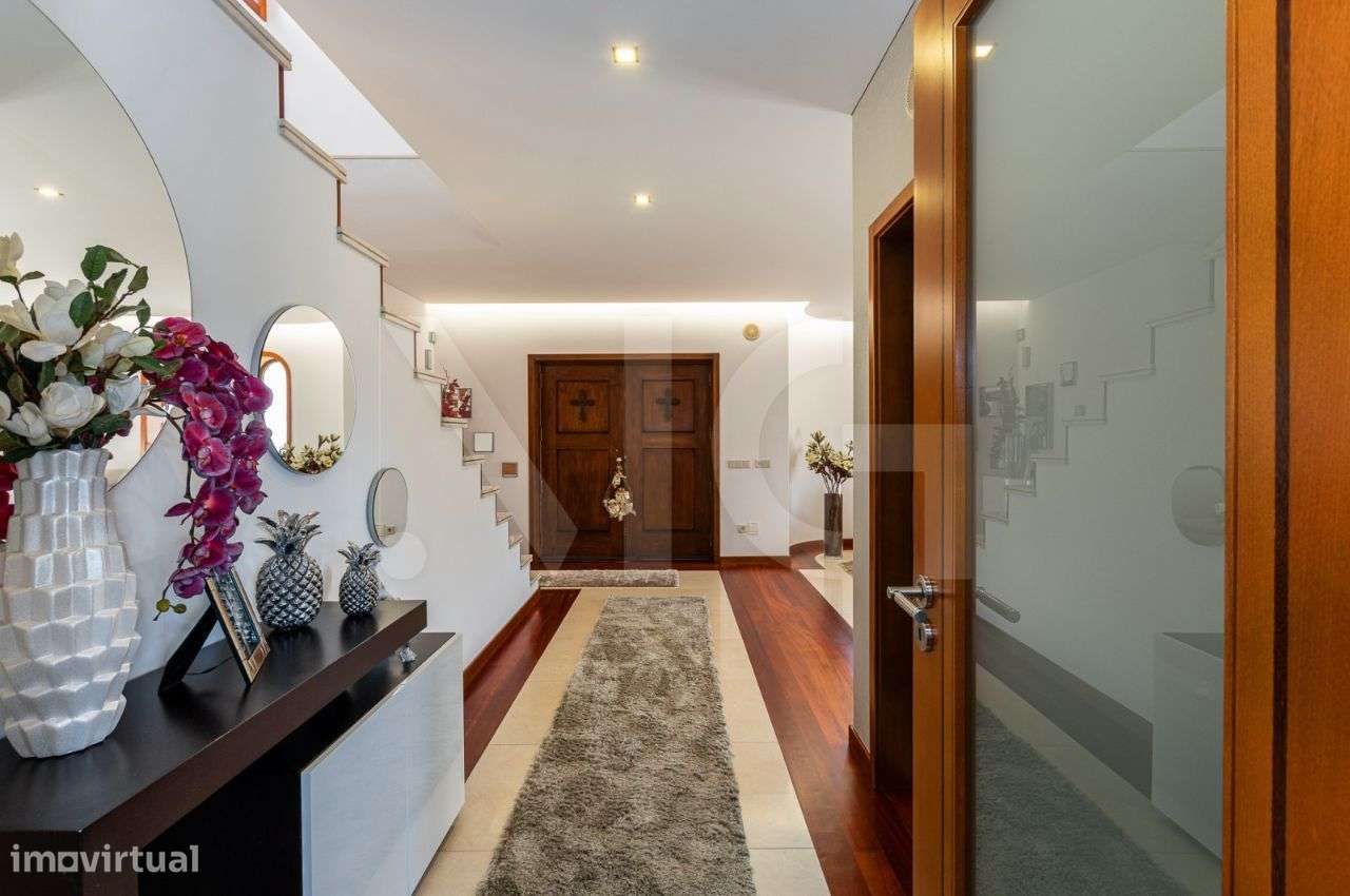 Moradia T3, com Varanda, jardins e Piscina em Felgueiras-14