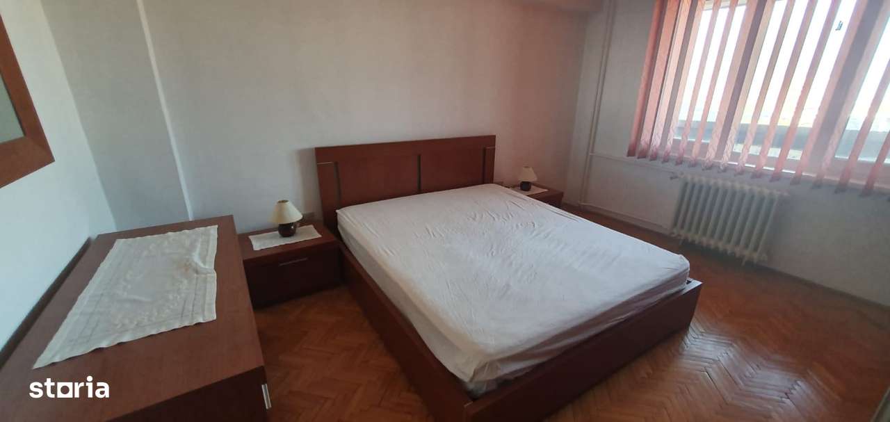 3 camere, Scala, decomandate, mobilat, utilat, - Imagine principală: 4/13