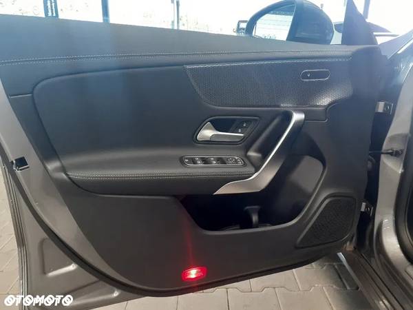 Mercedes-Benz CLA 180 Progressive 7G-DCT - 10