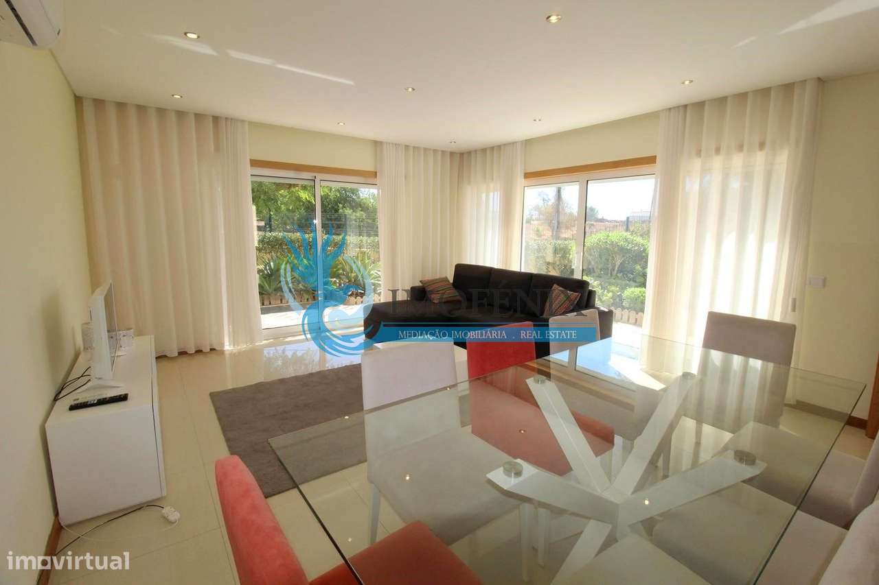 Moradia Geminada renovada T2+1 com piscina e garagem- Patroves- Albufe-5