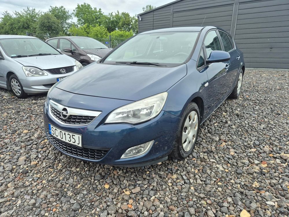 Opel Astra J (2009-2019) 1.6 Essentia 2012