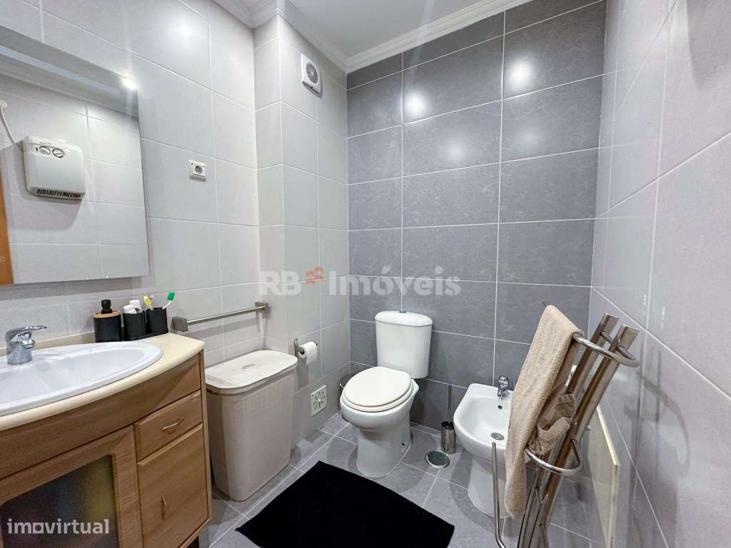Apartamento T3 c/ Garagem, Sótão e 2 Varandas - Santarém-8